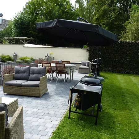 Les Bons Amis Apartment
