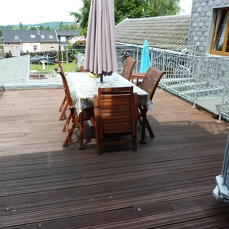 Les Bons Amis Apartment *
